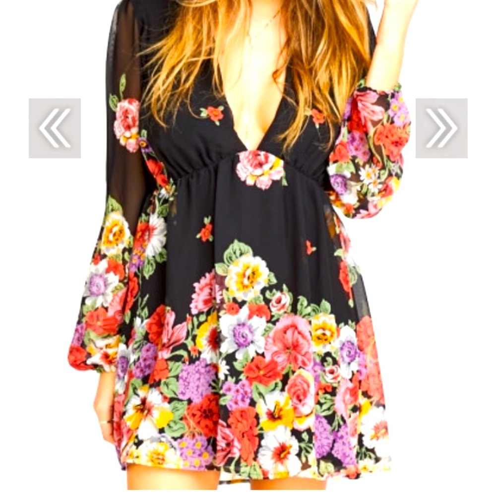 🆕#239 ~ SHOW ME YOUR MUMU DAKOTA
DRESS - FALLING FLORALS, Size X~Small
